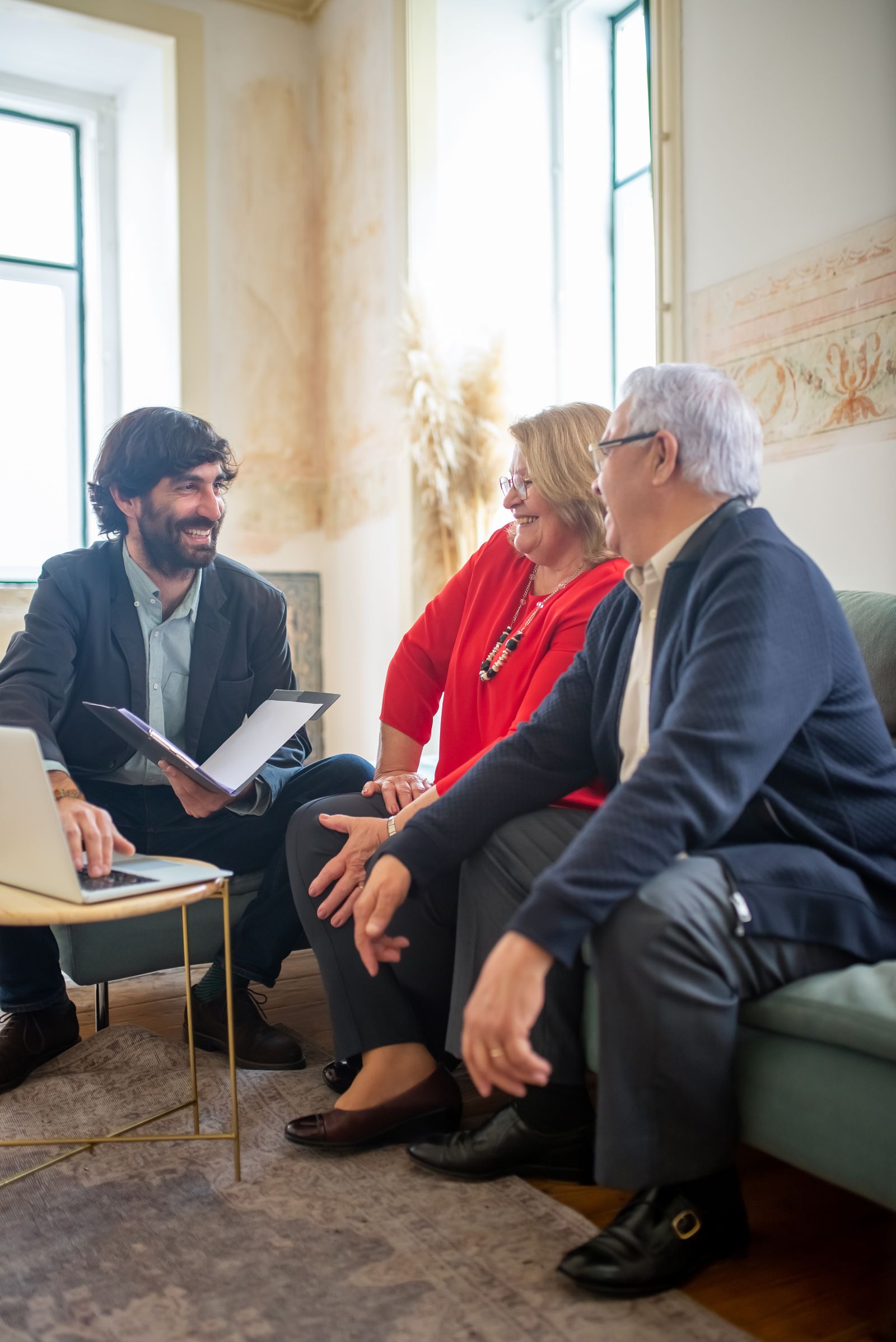 An adviser giving impartial financial advice tailored to a client